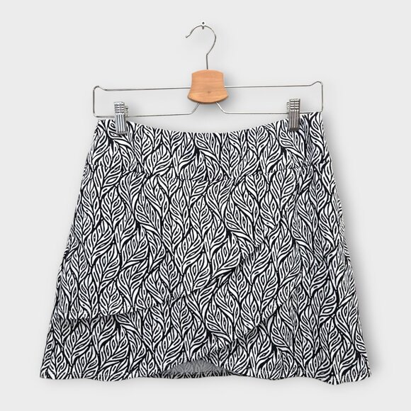 NWOT IBKUL Golf Women's Skort Print (Black/White) - Small - Picture 1 of 2